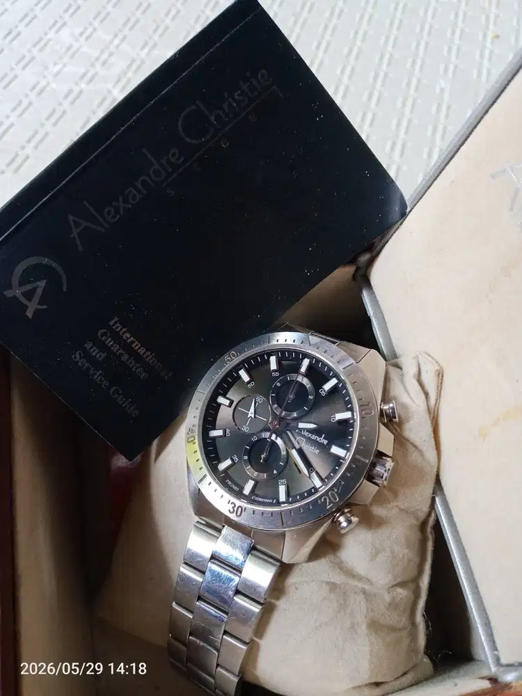 Jam tangan merk Guess dan Alexandre Christie