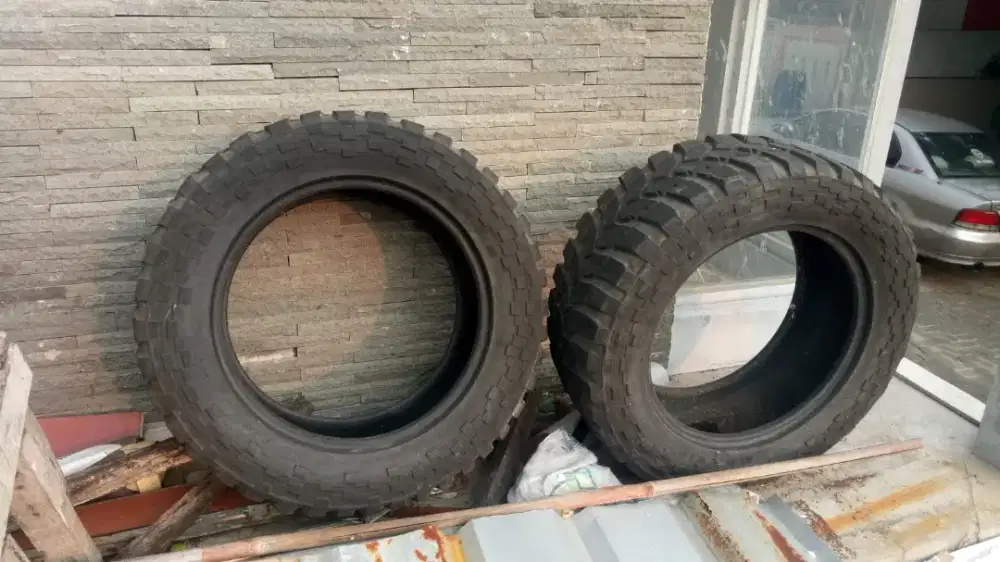 2 ban bekas mobil pajero