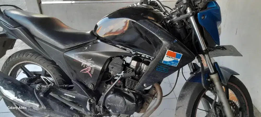 Dijual motor honda mega pro tahun 2011