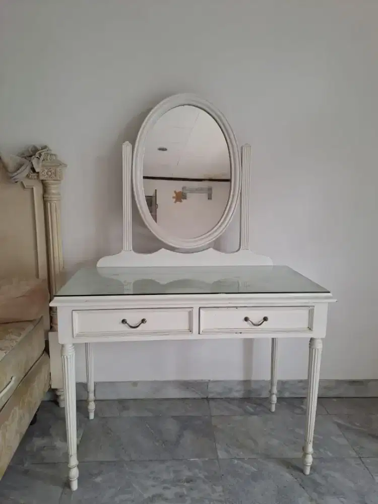 Meja Rias Kayu Jati Model Vintage