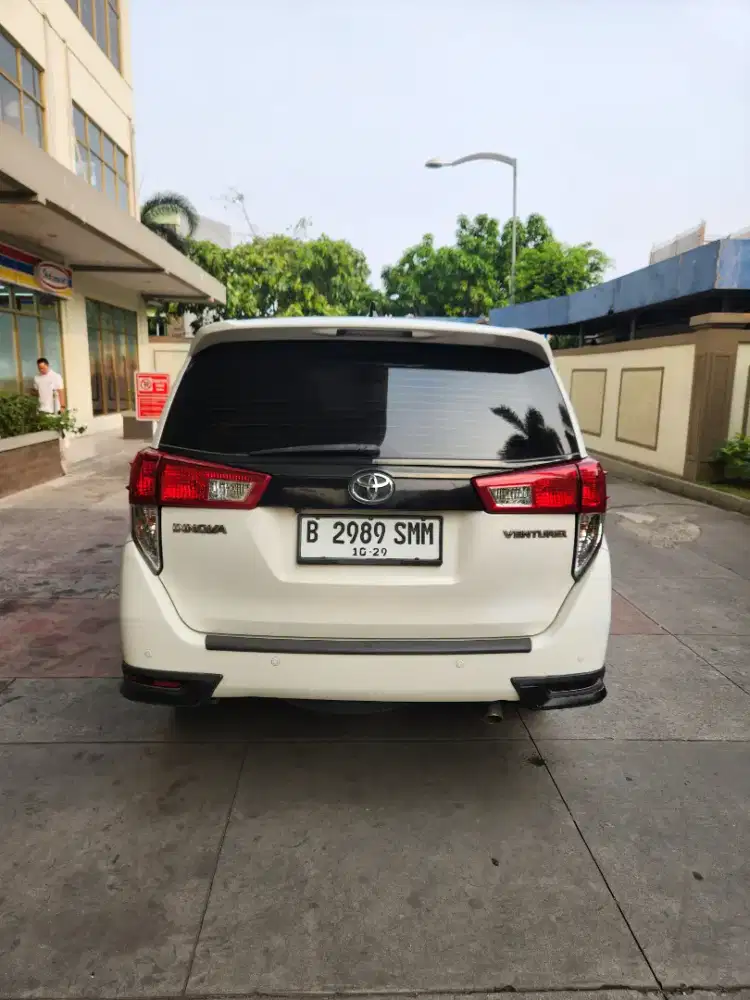 TOYOTA. INNOVA VENTURER. BENSIN 19