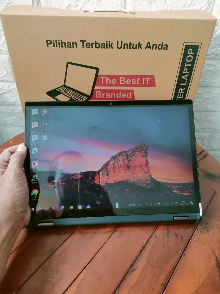 Laptop tablet Lenovo yoga core i5 gen 11 ram 16 GB mulus dan orisinil