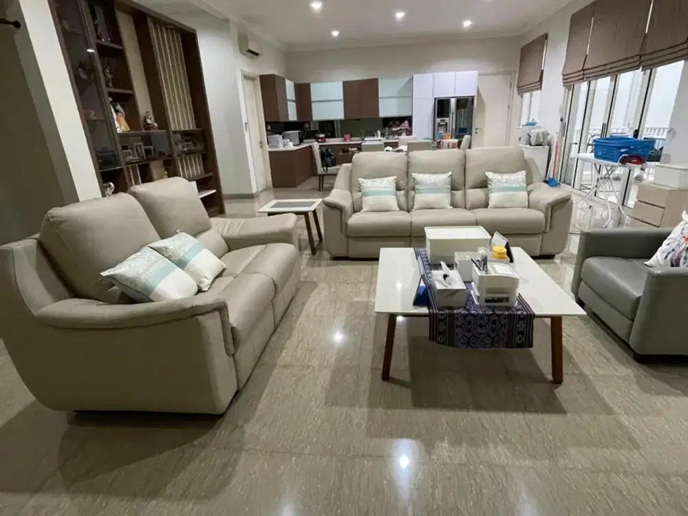 RUMAH POSISI BOULEVARD AMETHYST PHG GADING SERPONG