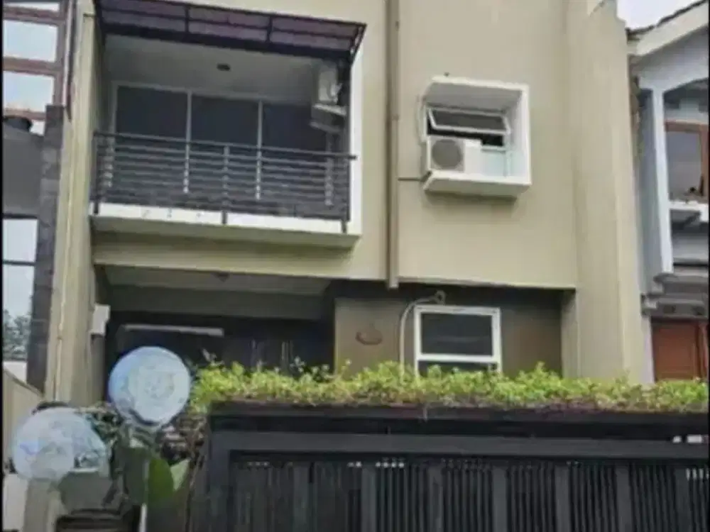 Rumah Nyaman 2 Lantai Siap Huni di Setraduta