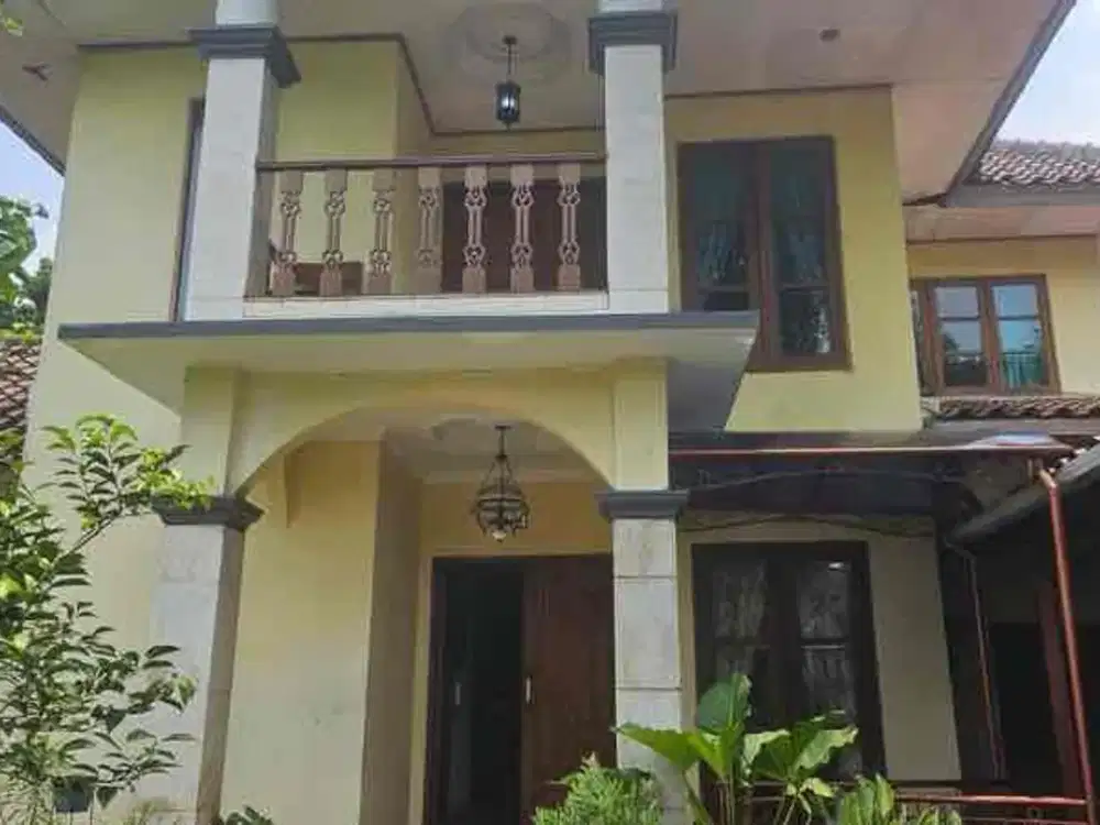 Dijual Cepat Rumah Bangunan Kokoh Lokasi Strategis di Cirendeu