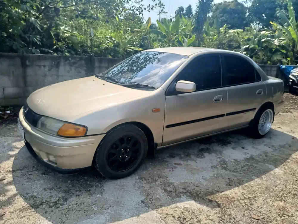 Mazda Familia 1998 Bensin