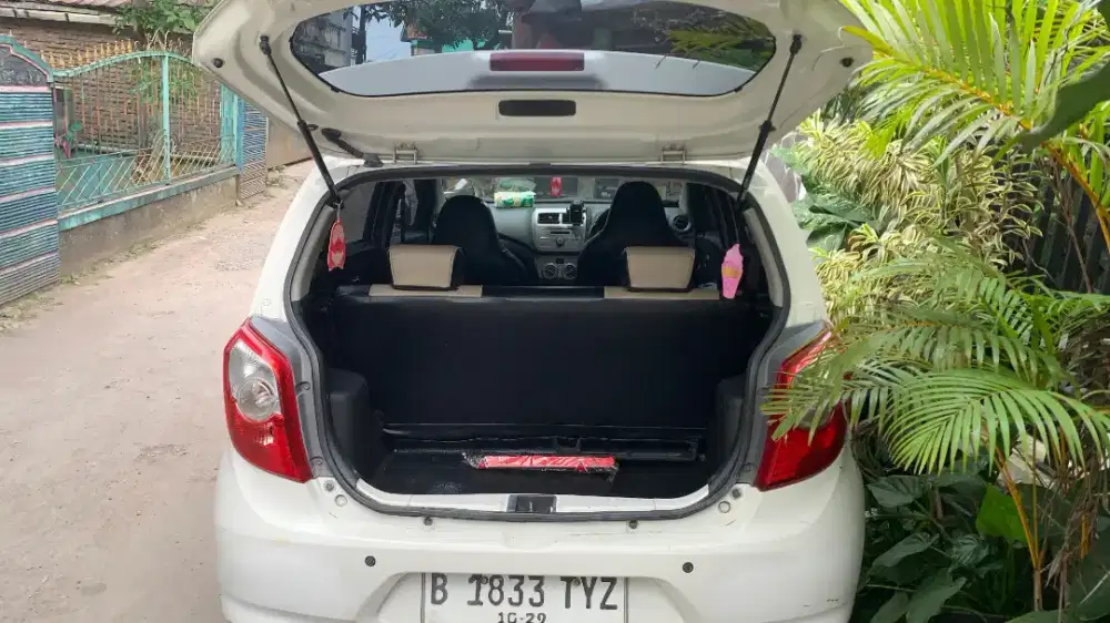 Mobil daihatsu aliya 2014