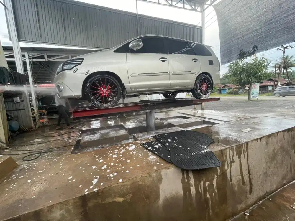 Toyota innova 2013