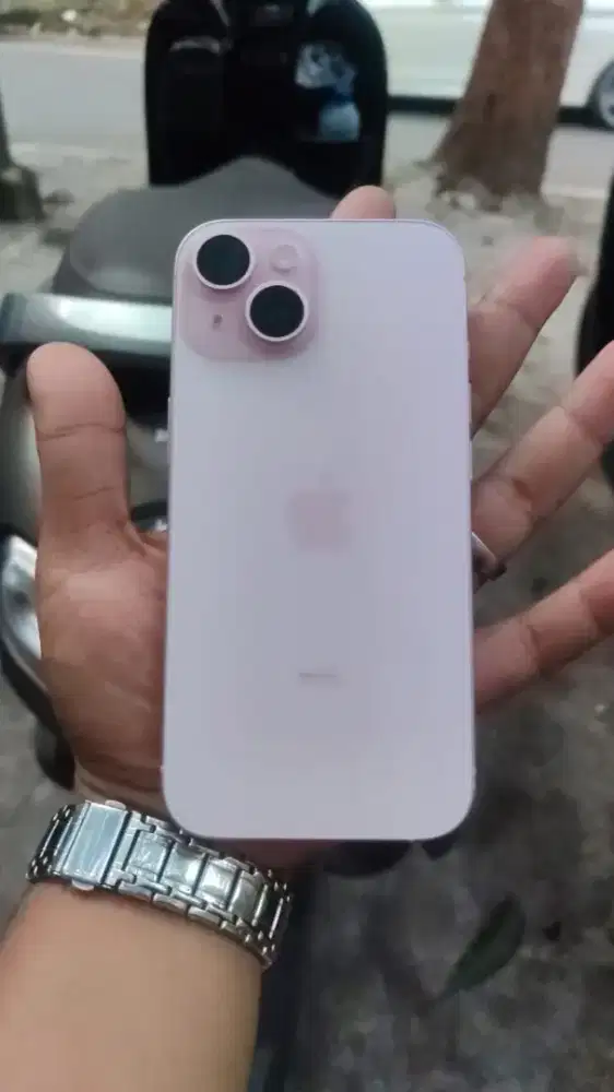 iPhone 15 128GB Pink Resmi Indonesia ID/A Garansi Panjang s/d 2027