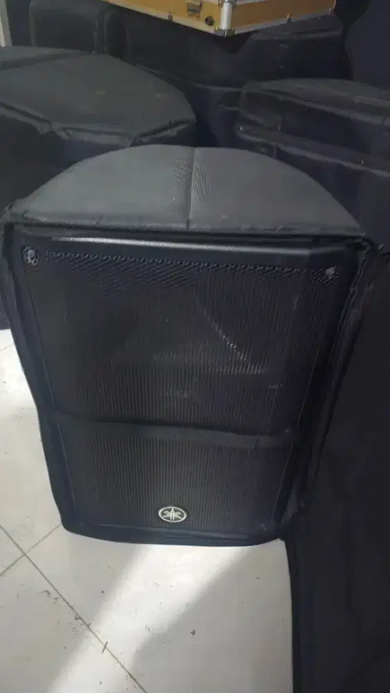 Yamaha dbr 15 2 unit dan yamaha dbr 12 4 unit sepaket