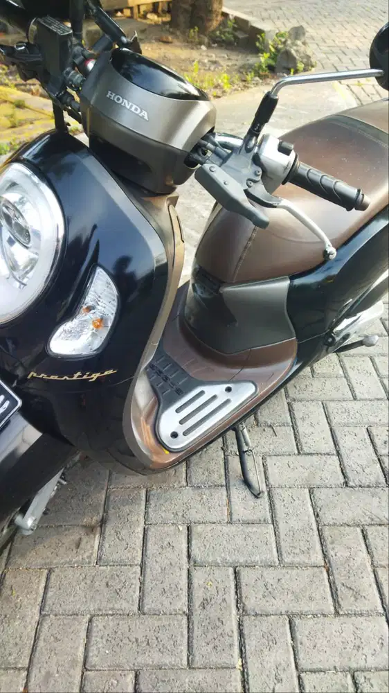 Scoopy Prestige Hitam tahun 2021