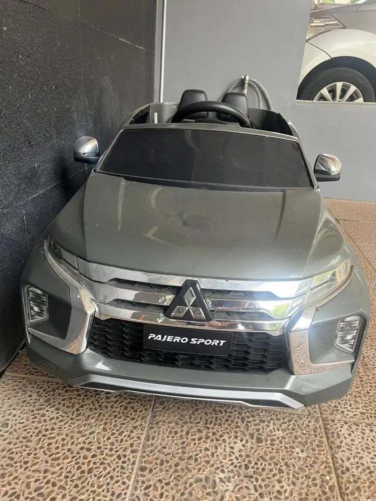 Mainan mobil aki anak PMB pajero sport