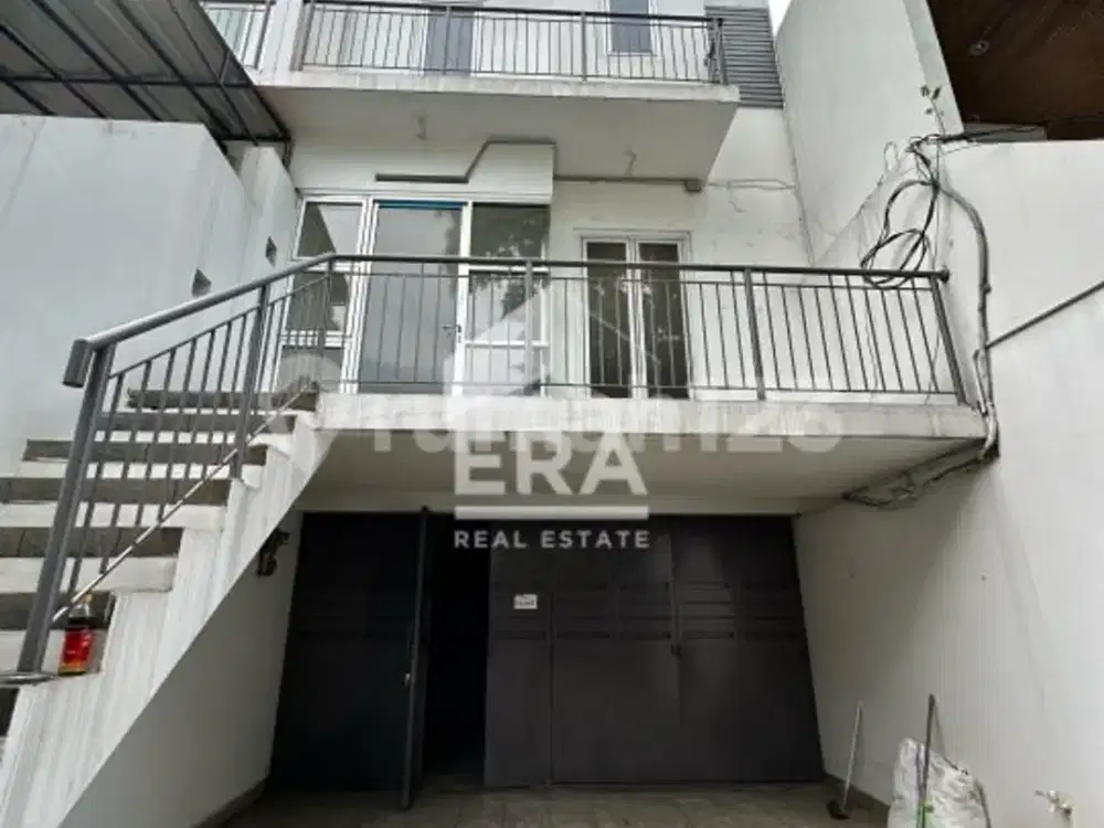 Sewa Ruko 15 menit ke central park, 4 lantai + basement cocok untuk kantor