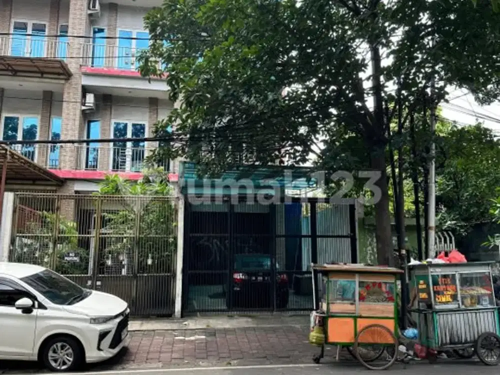 Sewa Ruko Bagus Pinggir Jalan Raya Tanjung Duren Lebar 4.5