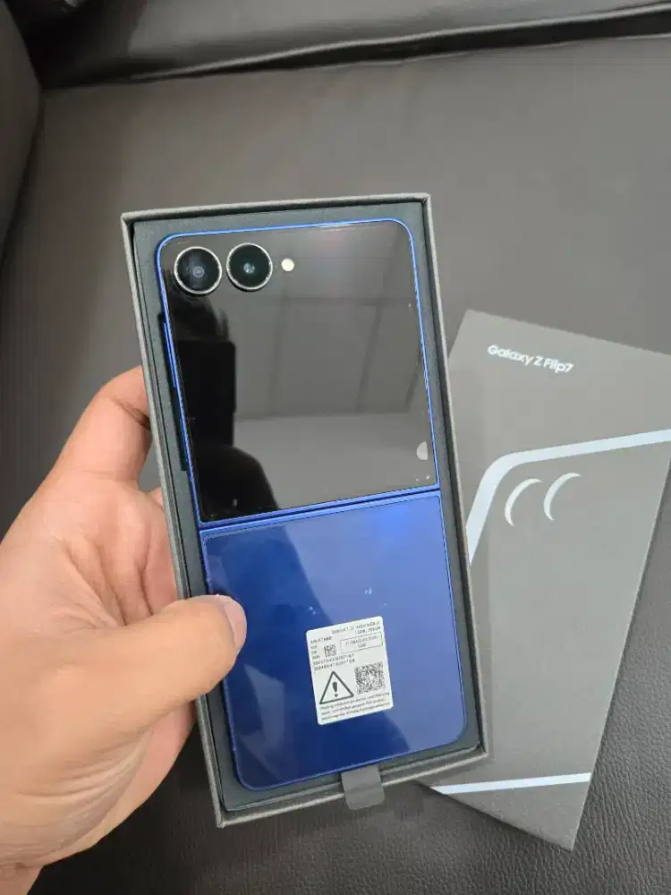 Like new Z FLIP 7 256gb pemakaian sebulan (full anti gores)