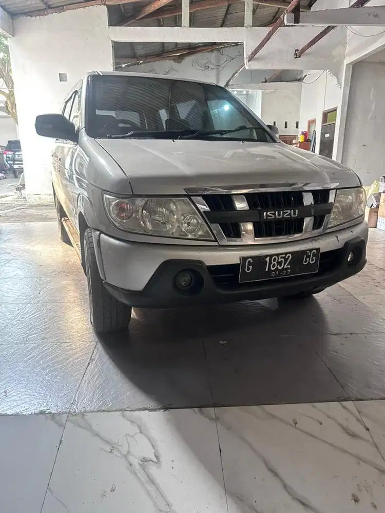 Isuzu Panther 2011 manual