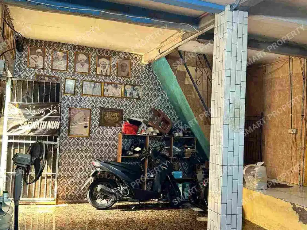 DI JUAL RUMAH 3 LANTAI LOKASI STRATEGIS COCOK UNTUK KOS KOSAN DI PALMERAH JAKARTA BARAT