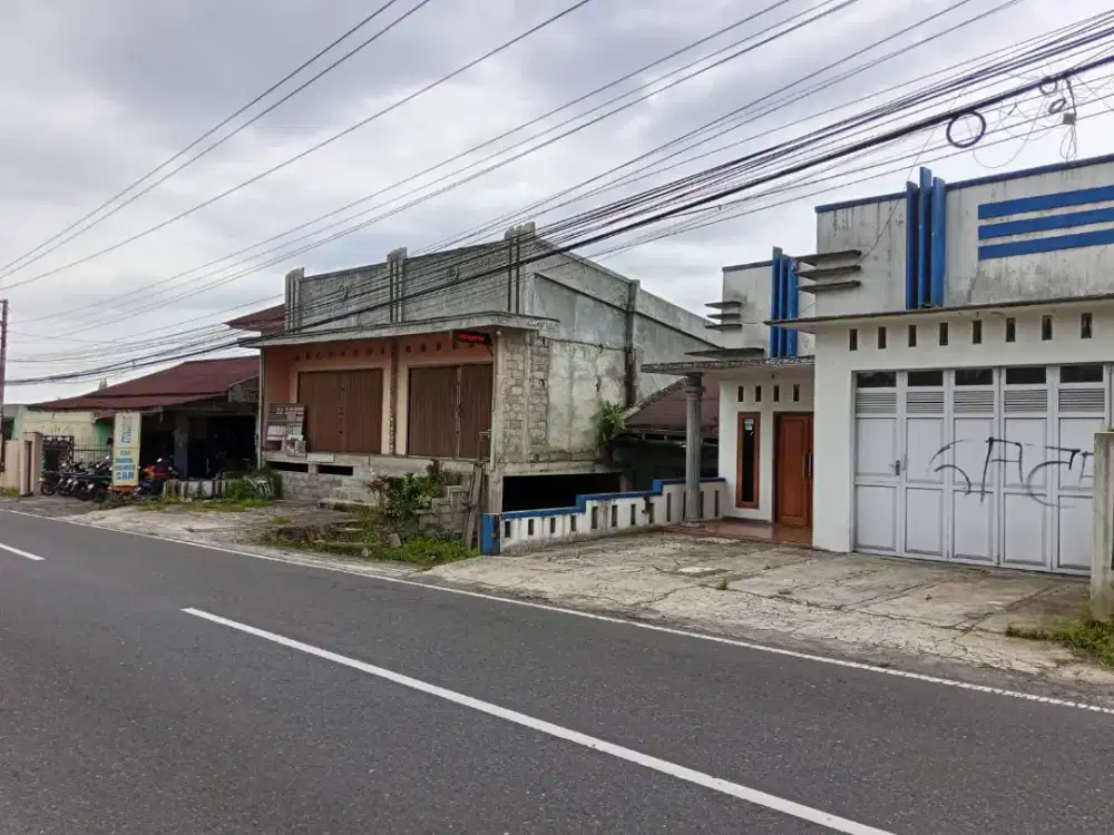 Rumah jl dieng km 6 tepi jalan raya utama