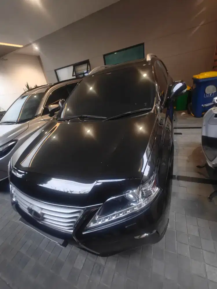 Jual mobil lexus RX 270 kilometer antik very low km 50.000 BU
