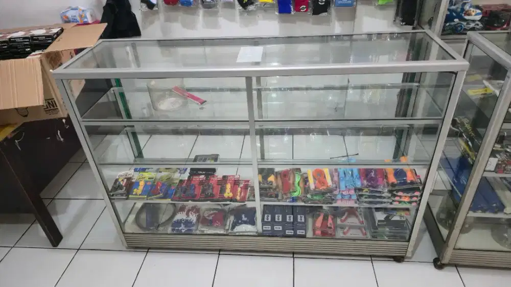 Etalase Second Ukuran 1.5 x 1 M
