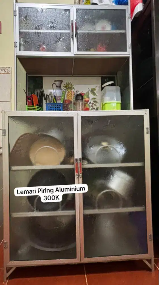 Lemari Piring dan Set meja makan