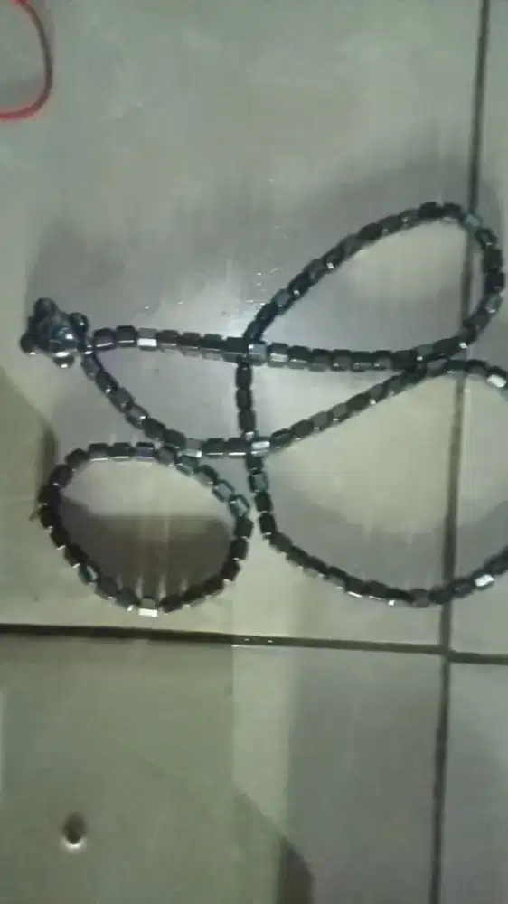 kalung dan gelang kesehatan