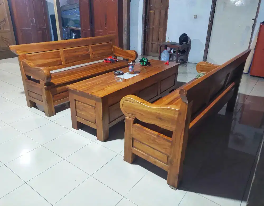 Meja bangku minimalis