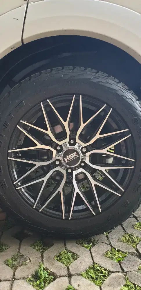Velg dan Ban Ring 20 inch Pajero Fortuner