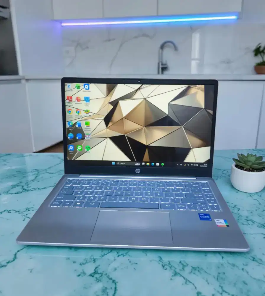 Laptop HP 14 Core i7 RAM 16Gb SSD 512Gb GEN 13 Body SLIM GARANSI RESMI