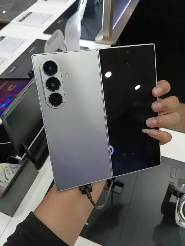 samsung galaxy zfold7 ram 12 256GB