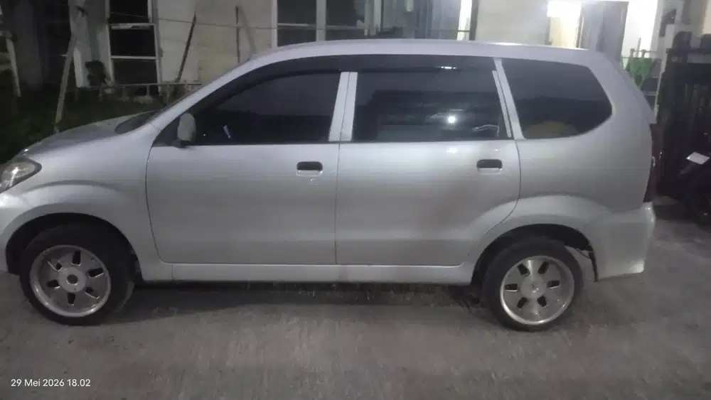 Daihatsu Xenia 2004 Bensin