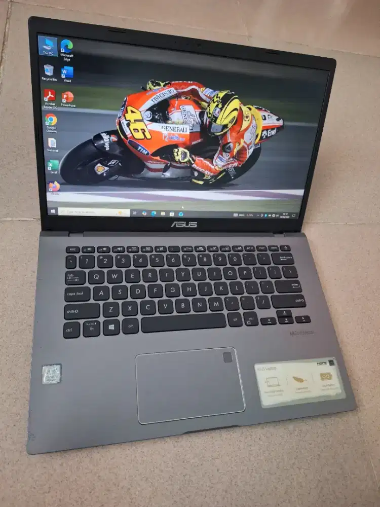 Bismillah dijual laptop asus vivobook slim core i3 siap pakai
