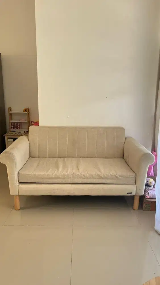 DIJUAL SOFA DAN MEJA BEKAS