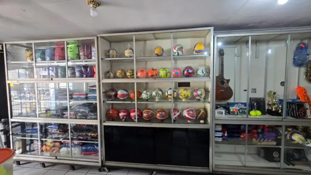 Etalase Second Ukuran 2.4 Meter x 2 Meter