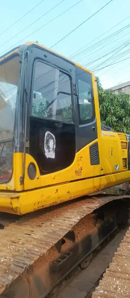 Komatsu PC200-8 2011
