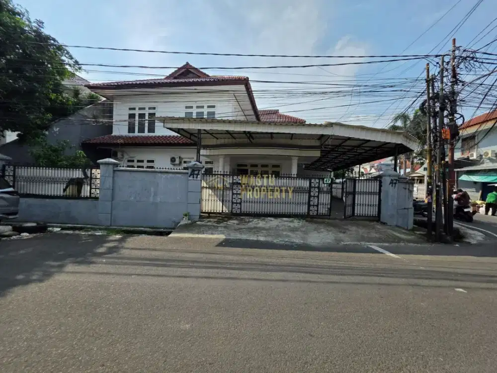 Rumah Second Posisi Hook di Mampang Prapatan