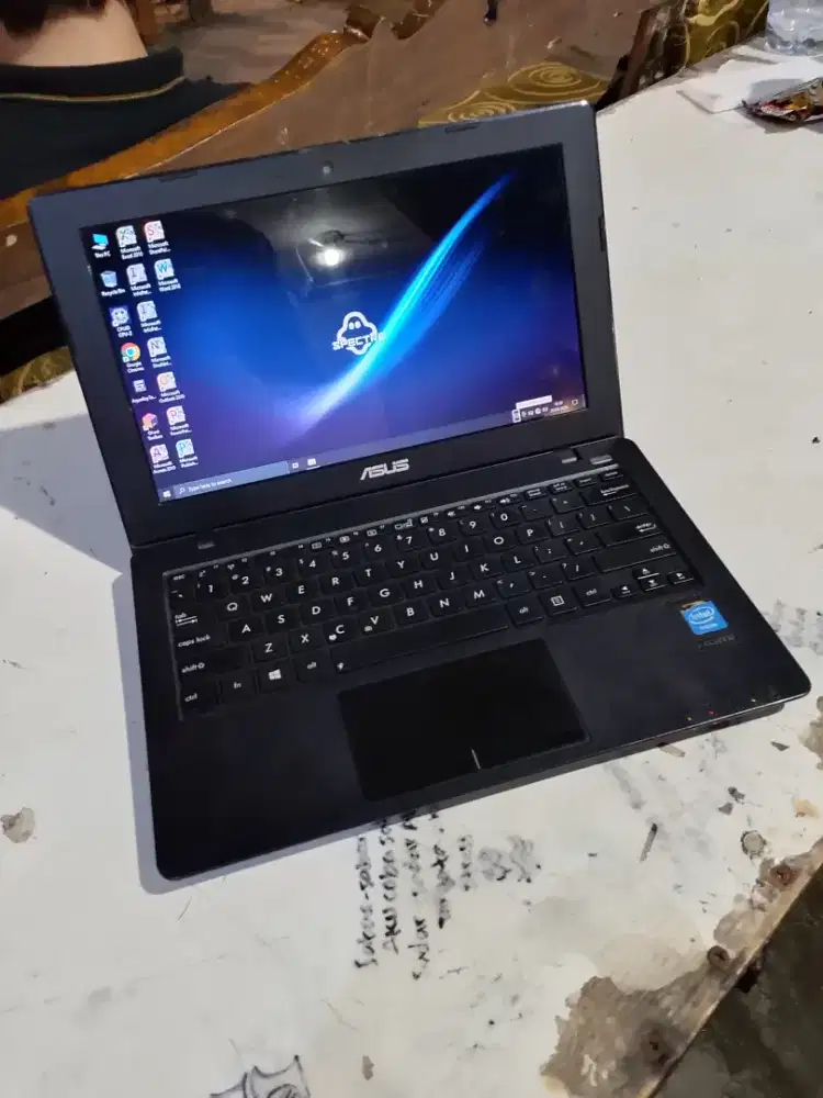 Asus X200M Celeron (12inch)Ram2Gb/Hdd500Gb