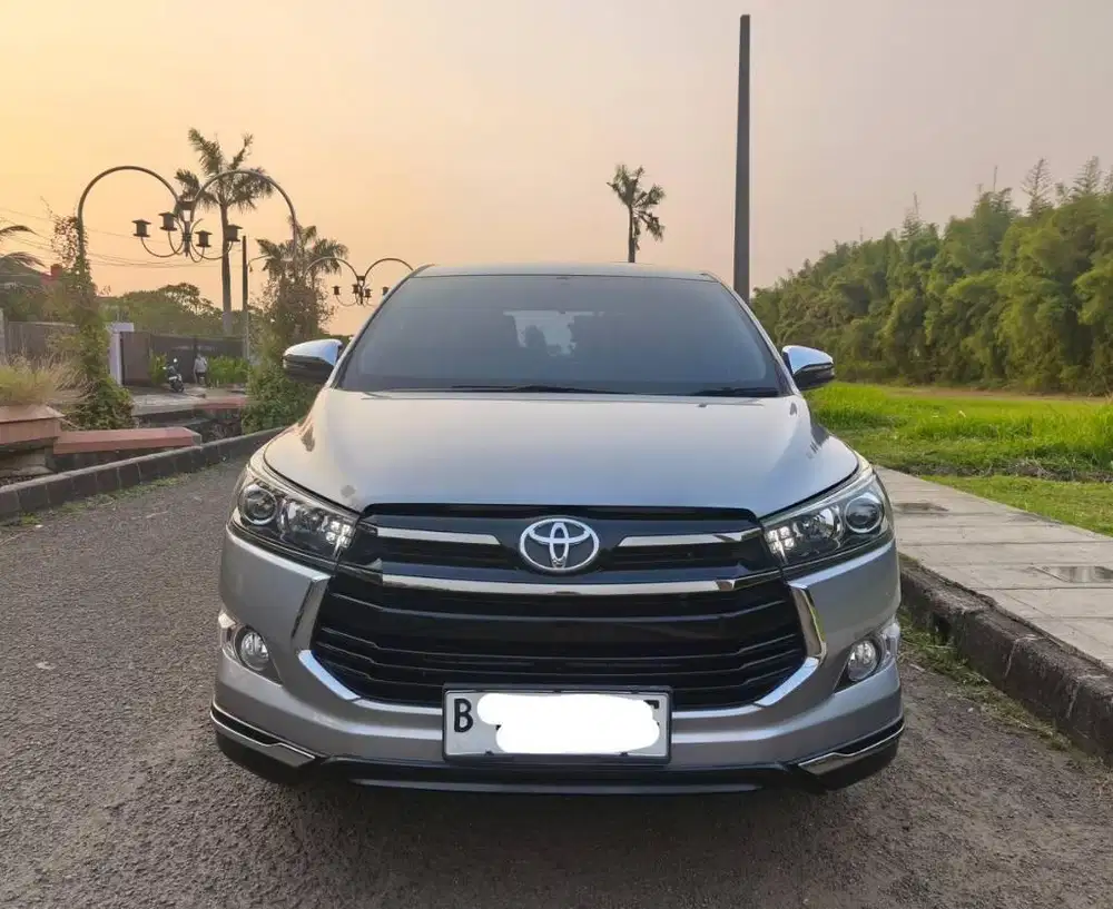 KM 70rb Toyota innova Venturer Bensin AT 2018 2019 Pribadi tgn pertama