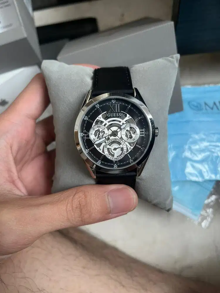 Guess jam tangan pria
