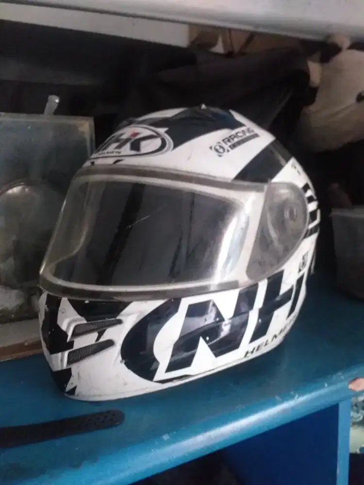 Helm NHK layak pakai lok h.i