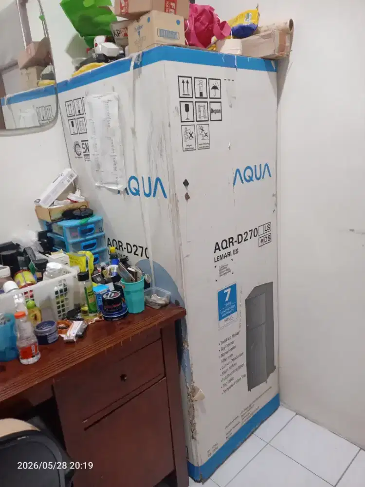 Kulkas 2  pintu AQR D270