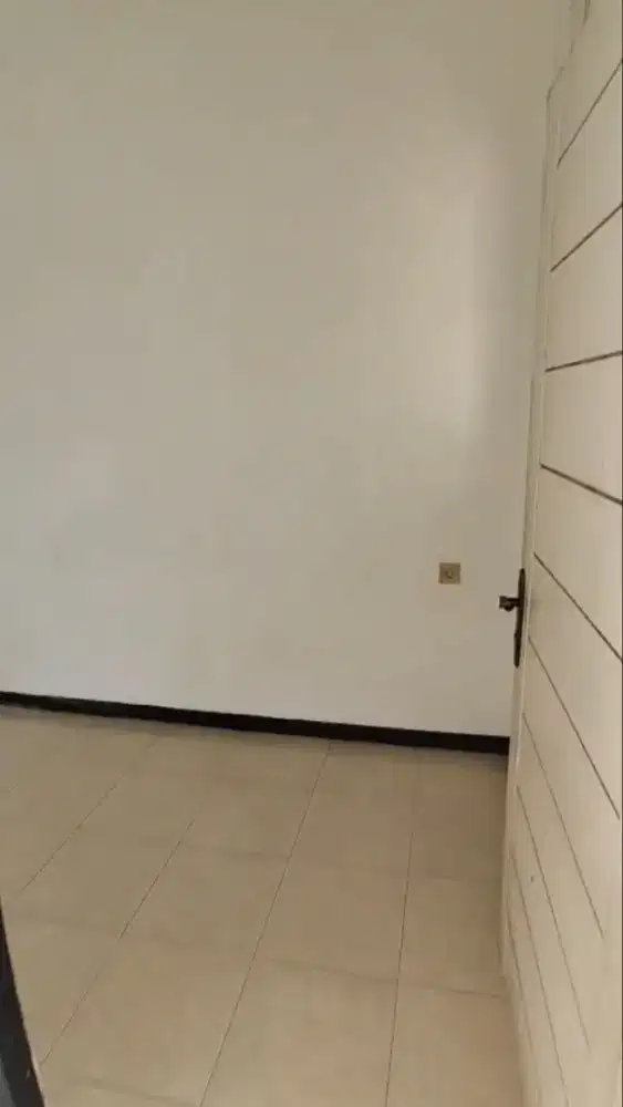Disewakan/Jual Rumah Second Terawat area Perumahan Keputih, Surabaya