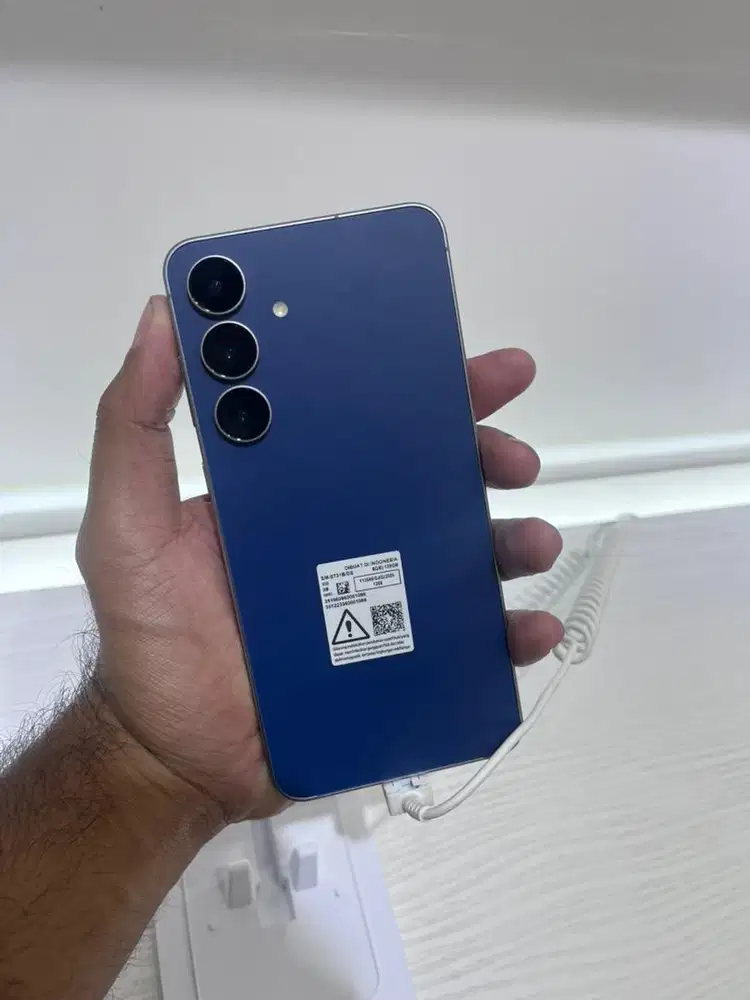 NEW Samsung S25FE