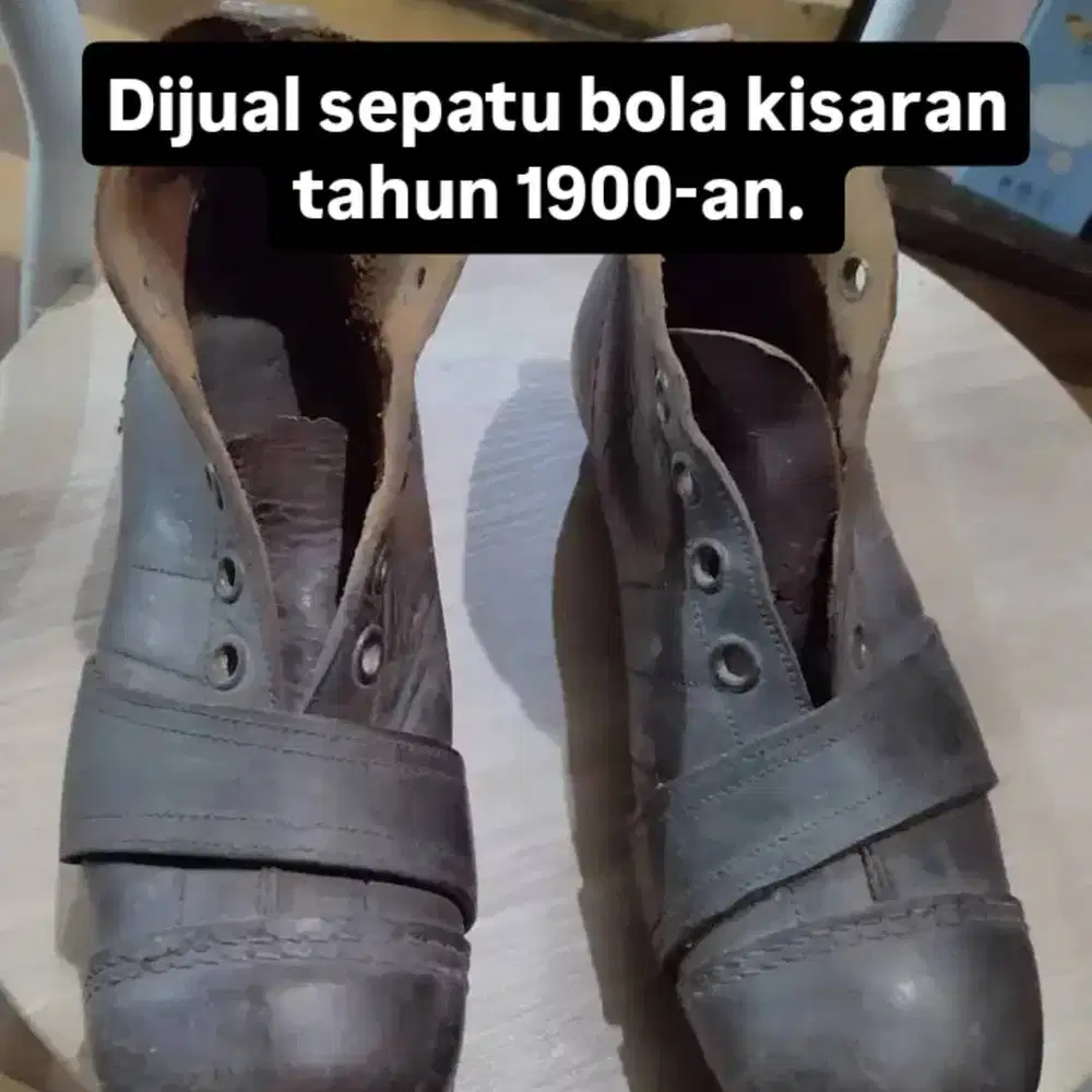 Sepatu Bola Abad 19