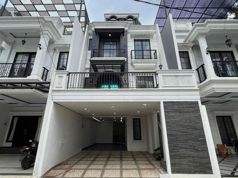 Rumah 3 Lantai Rooftop di Jagakarsa dekat Stasiun Lenteng Agung