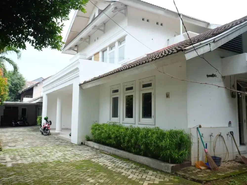 rumah di pejaten uk 707 sqm