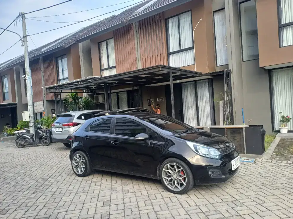 KIA RIO 1.4 AT 2013