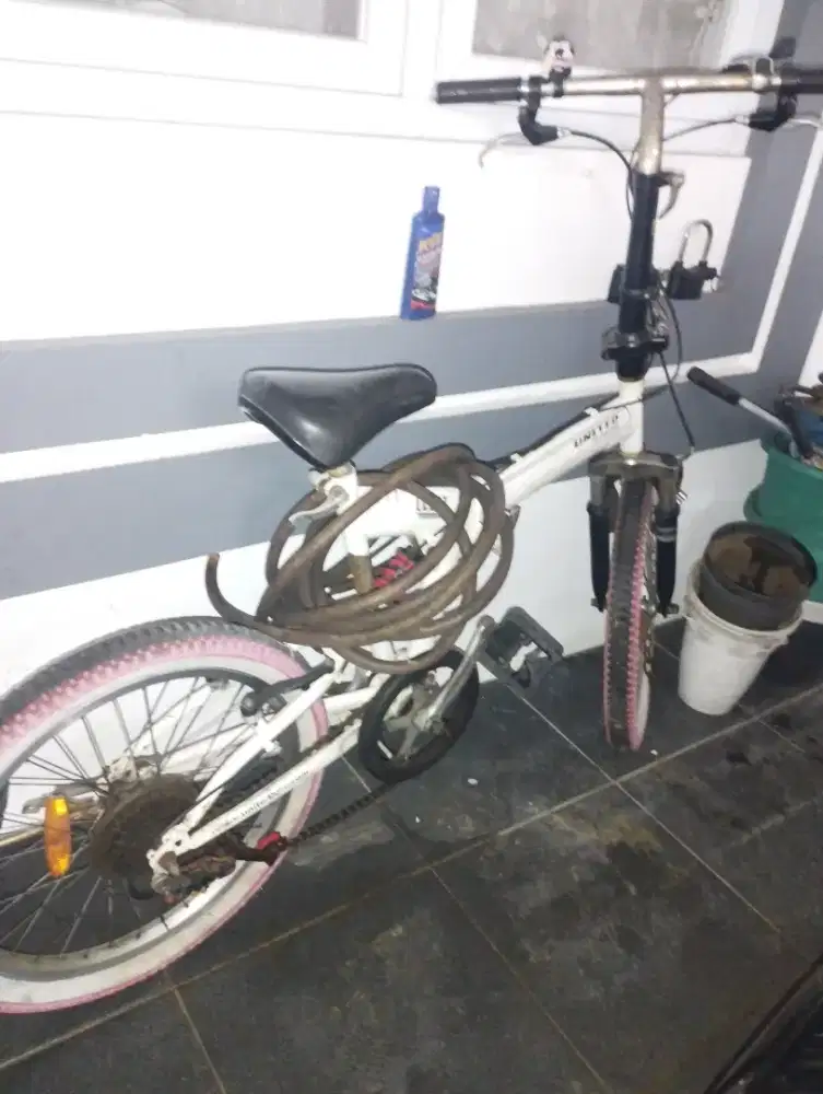 Sepeda lipat bekas