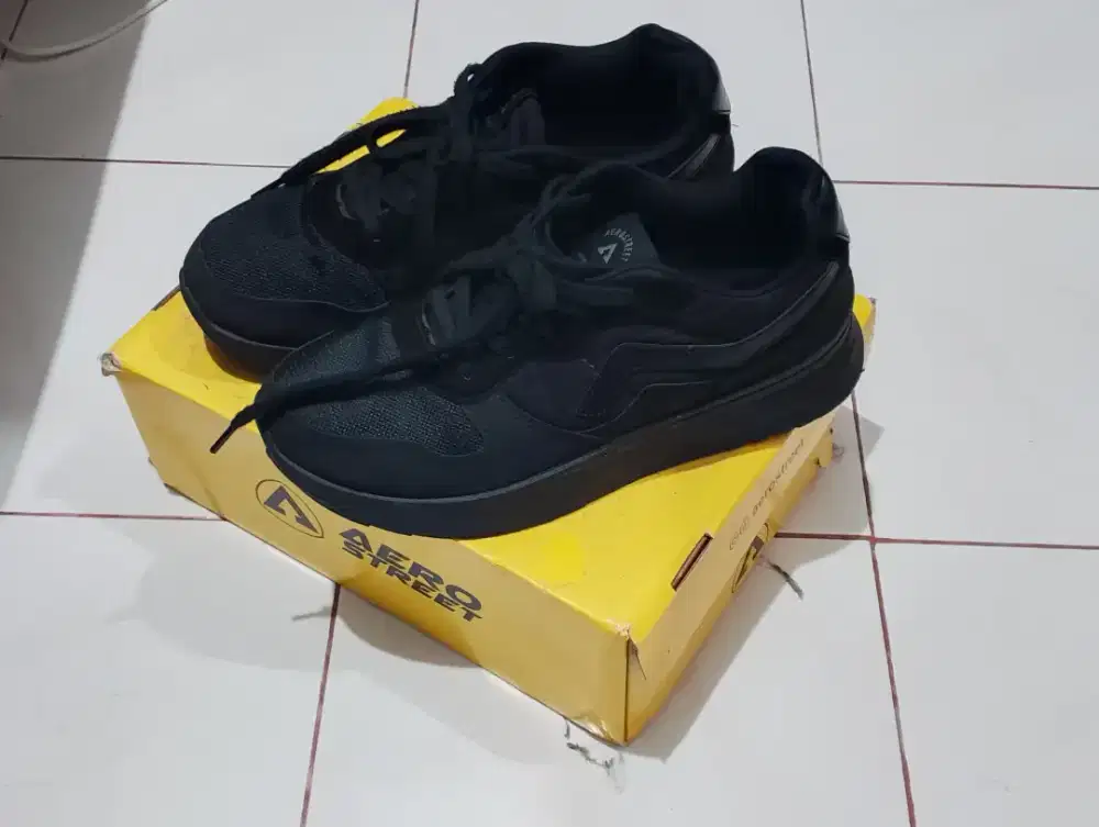 Sepatu AEROSTREET Massive Evo Black