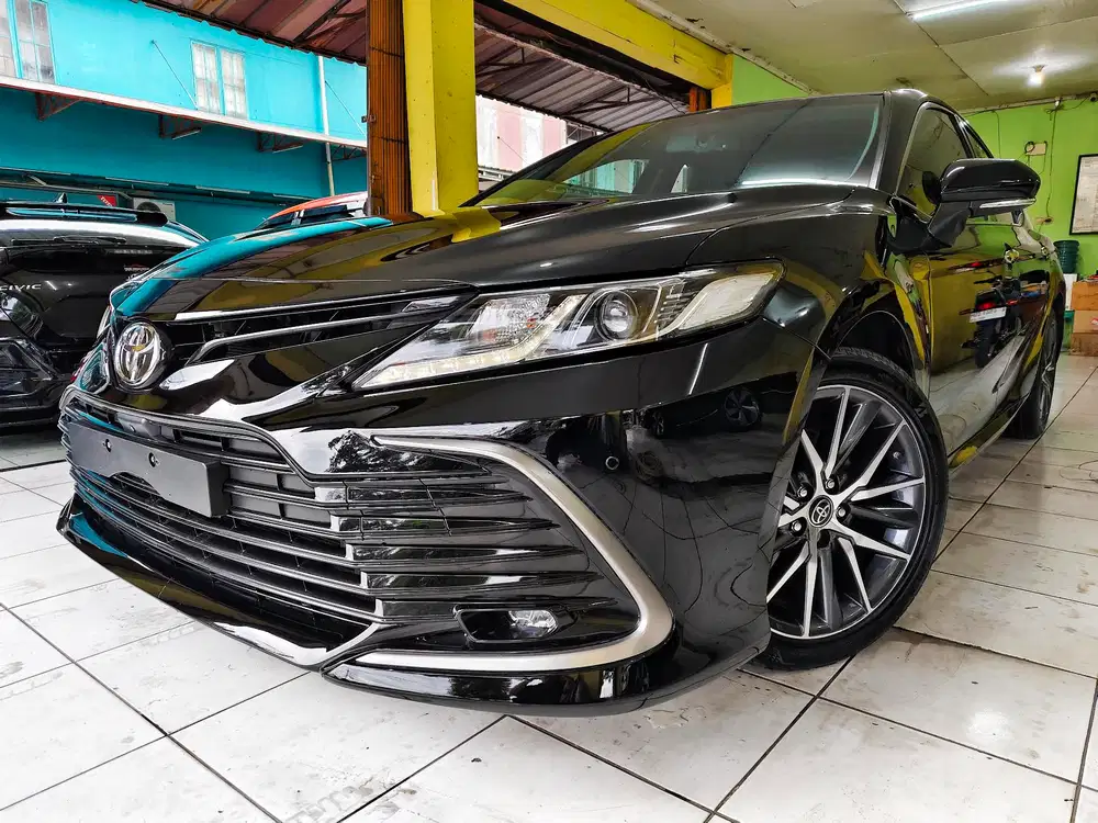 LOW KM..! TOYOTA CAMRY 2.5 V SUNROOF 2022 AT MATIC ORISINIL NIK 2021